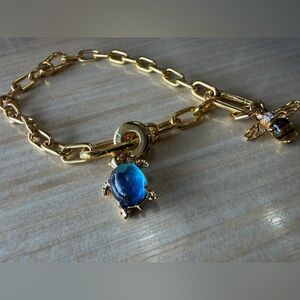 ✨ Authentic Pandora 8” Gold Link Charm Bracelet w/ Bee & Turtle Charms 💛